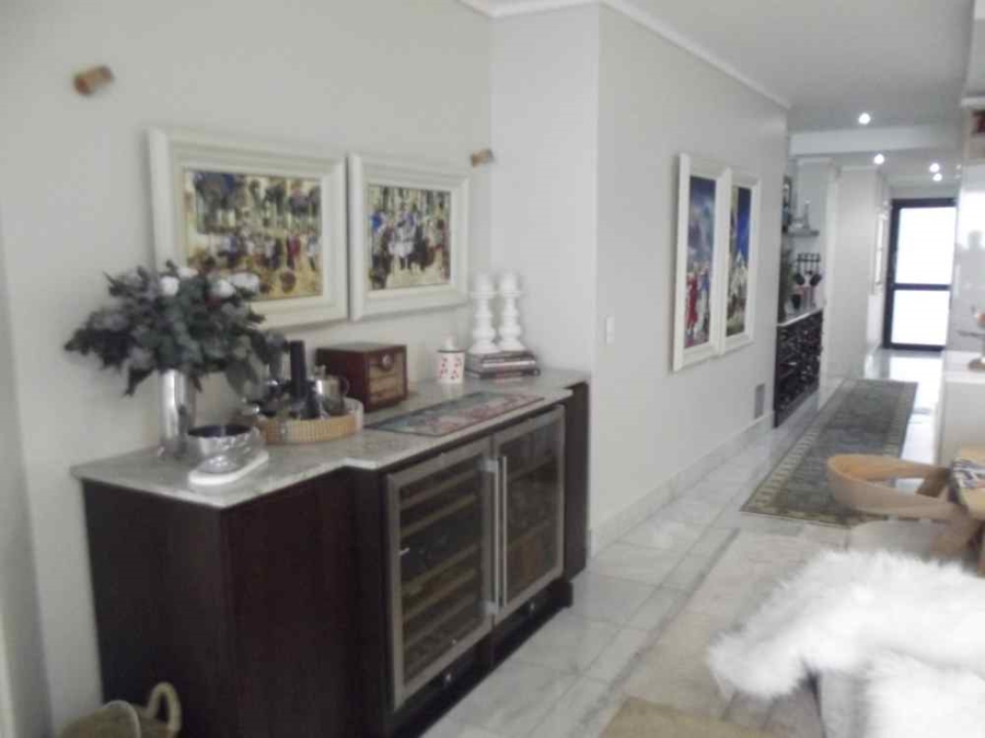 2 Bedroom Property for Sale in Bloubergstrand Western Cape
